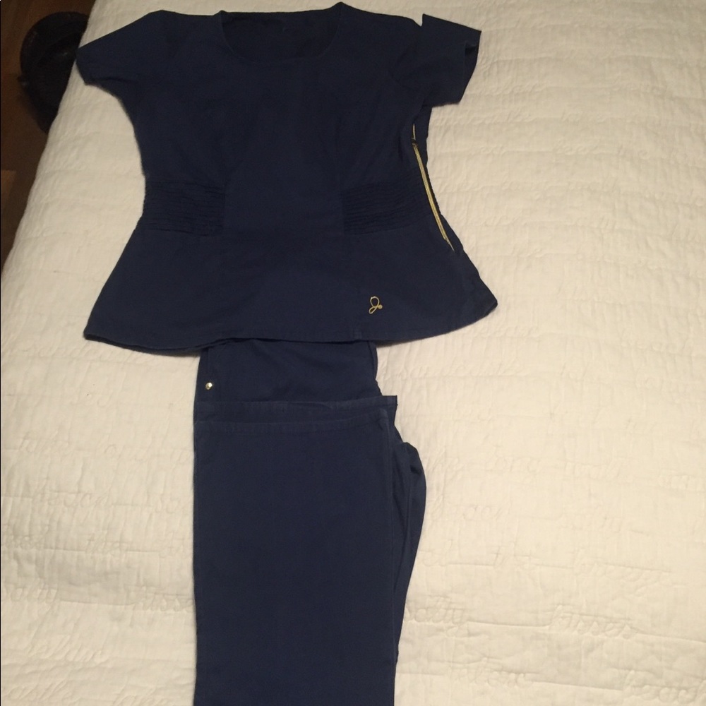 JAANNU navy size M scrub set